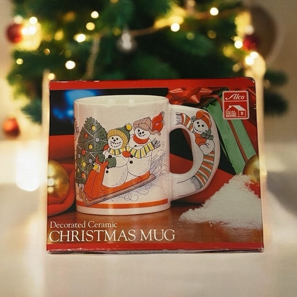 Christmas Mug with Fancy Handle Decorated - New in Box - Picture 3 of 15